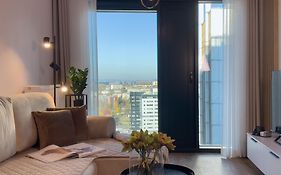 Urban Apartments Global - 21St Floor No 5 - Air Condition - Free Garage